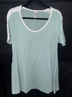 LuLaRoe Mint Short Sleeve Scoop Neck Top with White Trim